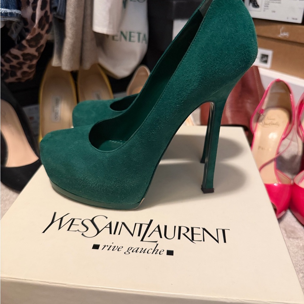 Yves Saint Laurent Tribute 105 Pumps – Suede “Shamrock” Green – Size 37